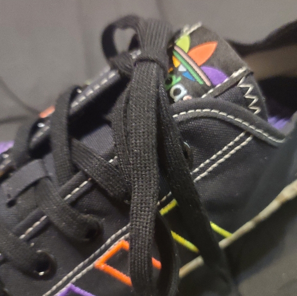 Adidas Nizza Lo Pride 2022 - Picture 2 of 5